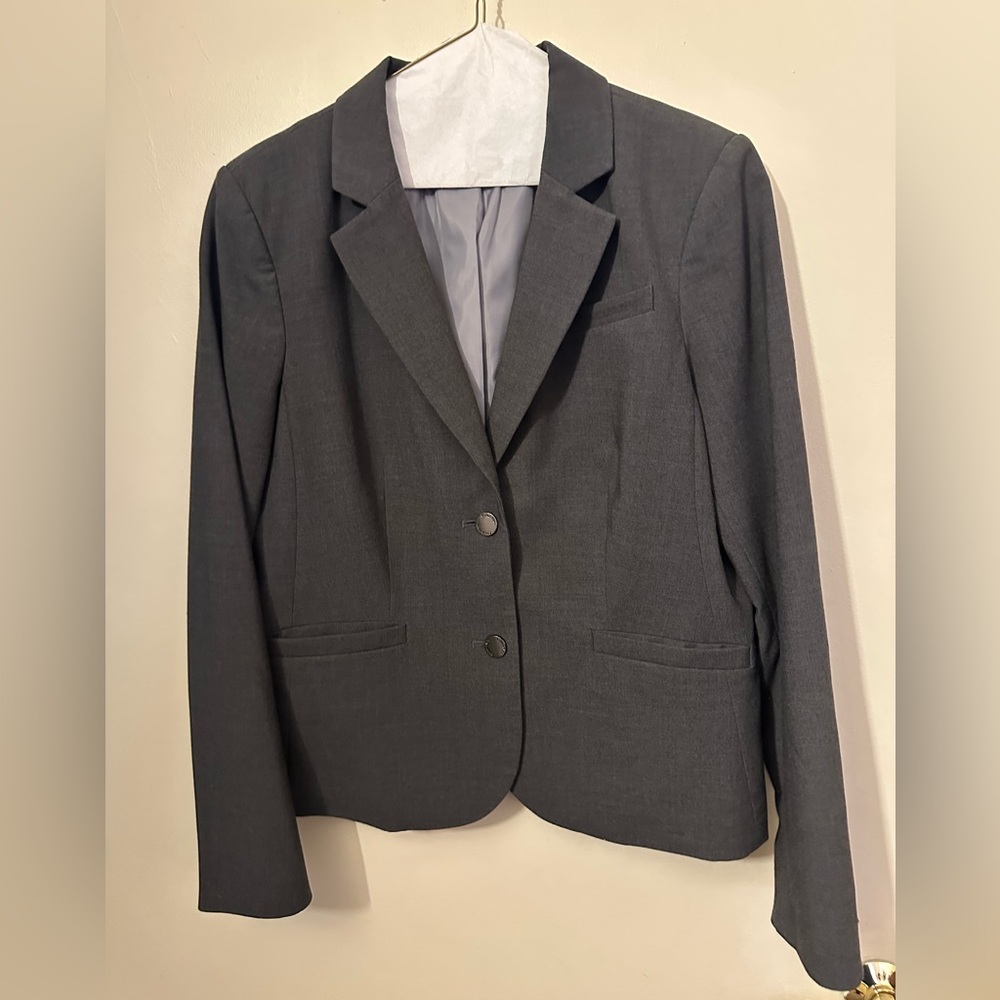 Calvin Klein women’s gray blazer
Size 14